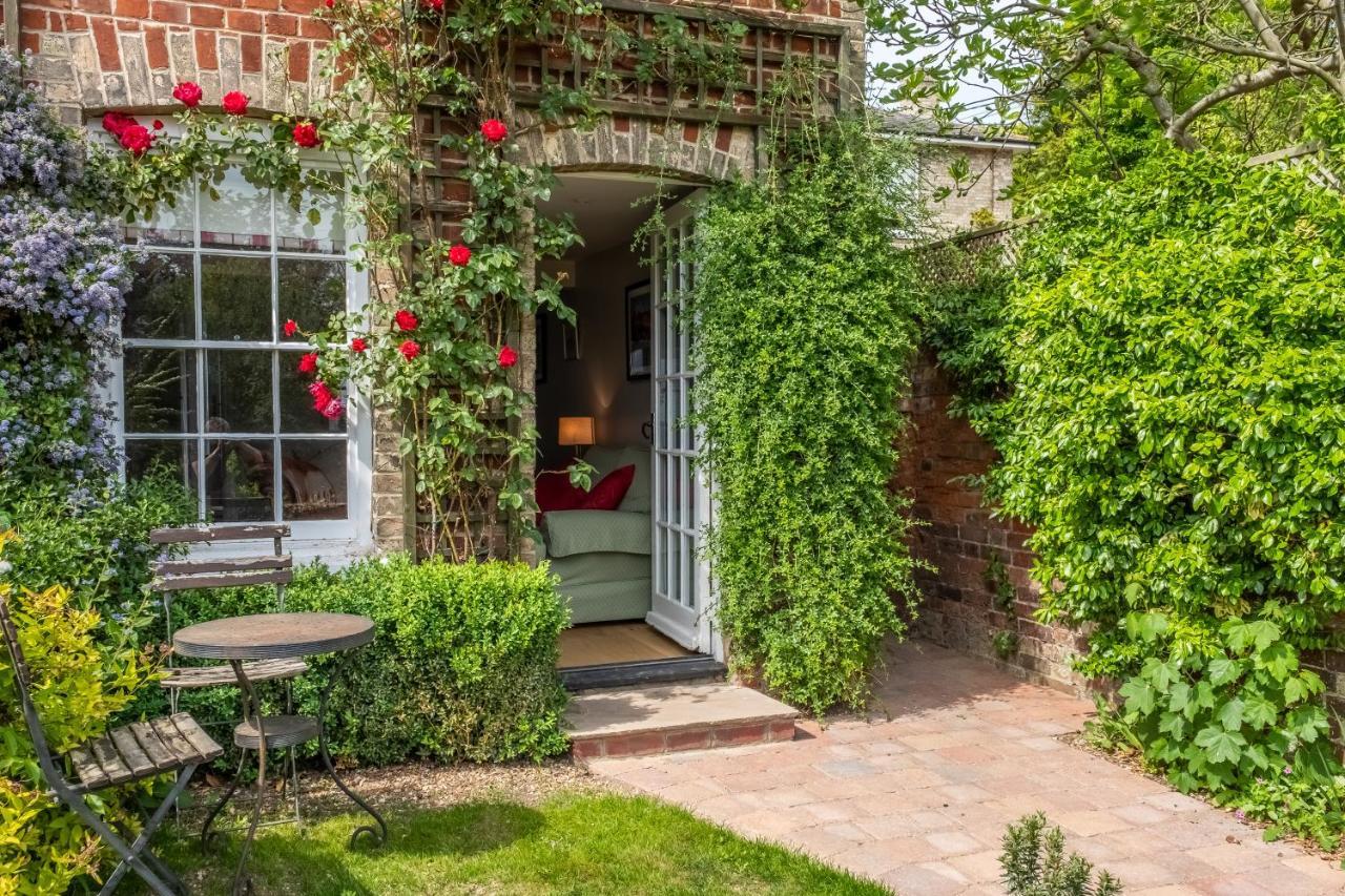 Adorable Cottage With A Log Burner In Heavenly Village - Constable Lodge Nayland Eksteriør billede